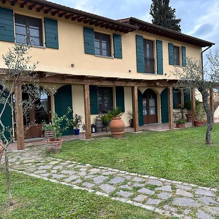 Apartamento Holiday House Cuordinatura Montopoli in Val dʼArno Exterior foto