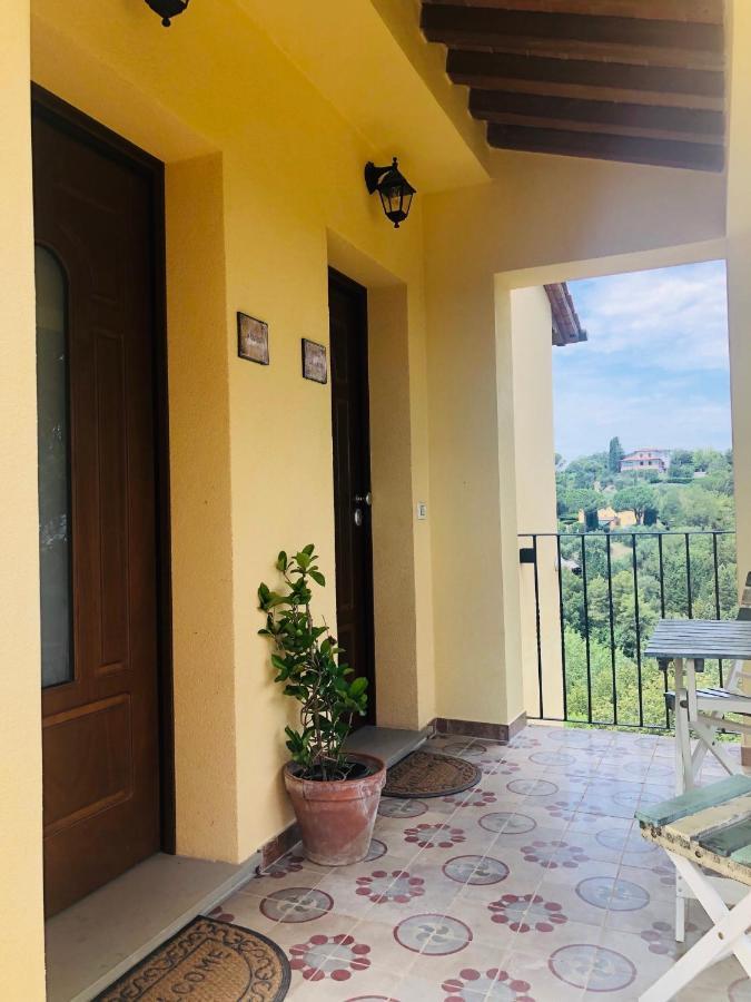Apartamento Holiday House Cuordinatura Montopoli in Val dʼArno Exterior foto