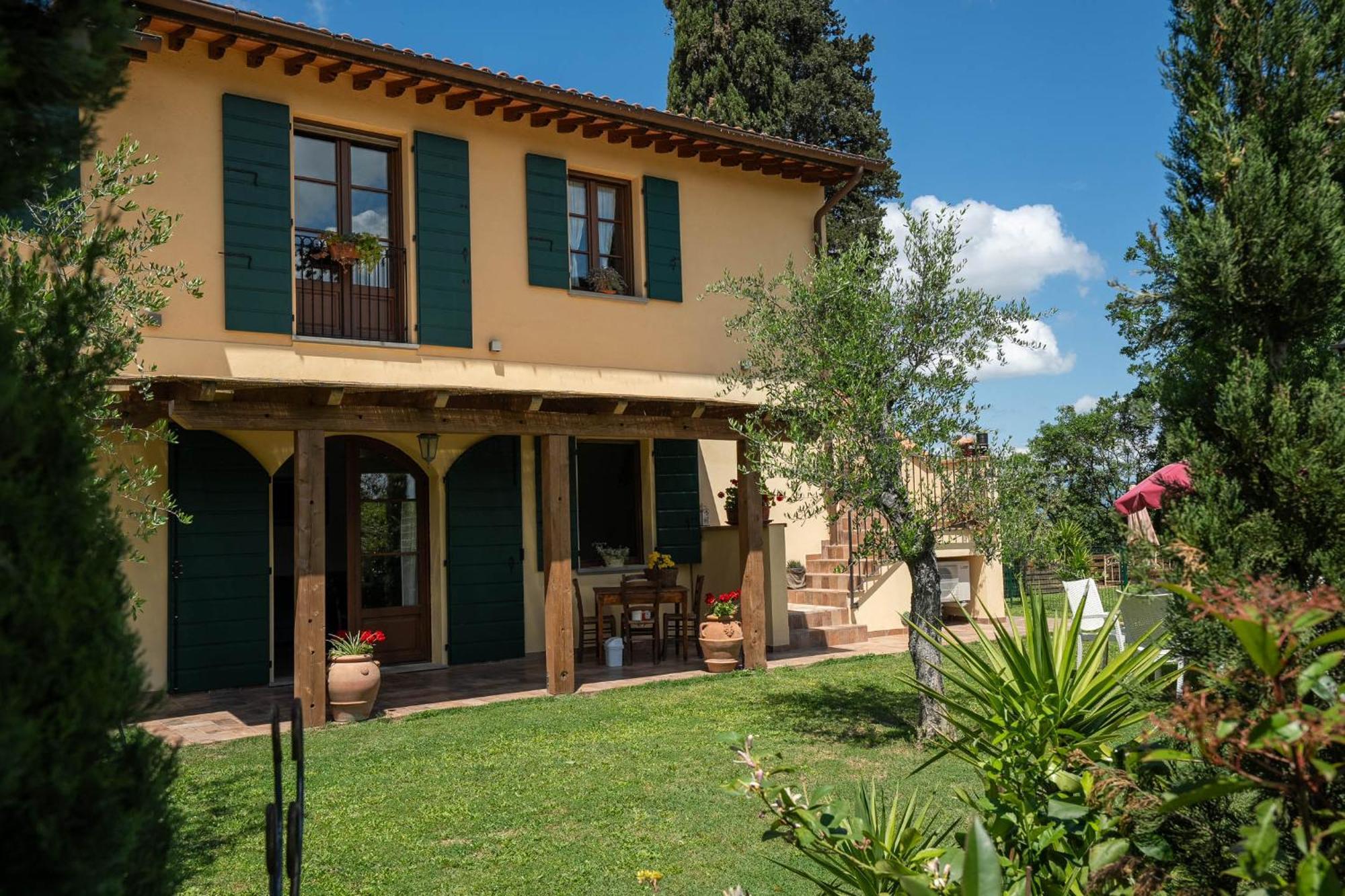 Apartamento Holiday House Cuordinatura Montopoli in Val dʼArno Exterior foto