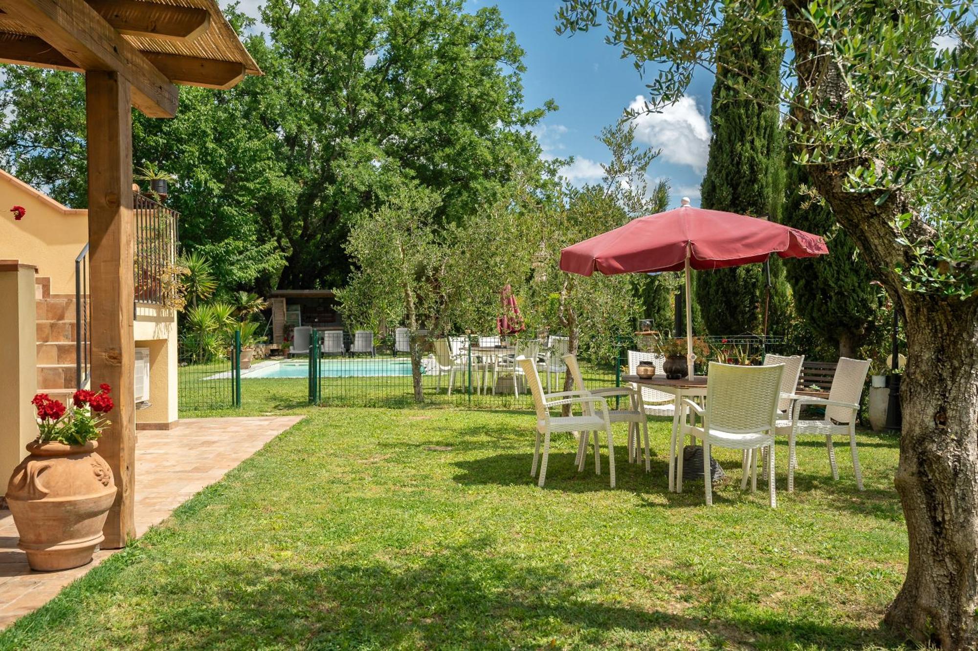 Apartamento Holiday House Cuordinatura Montopoli in Val dʼArno Exterior foto