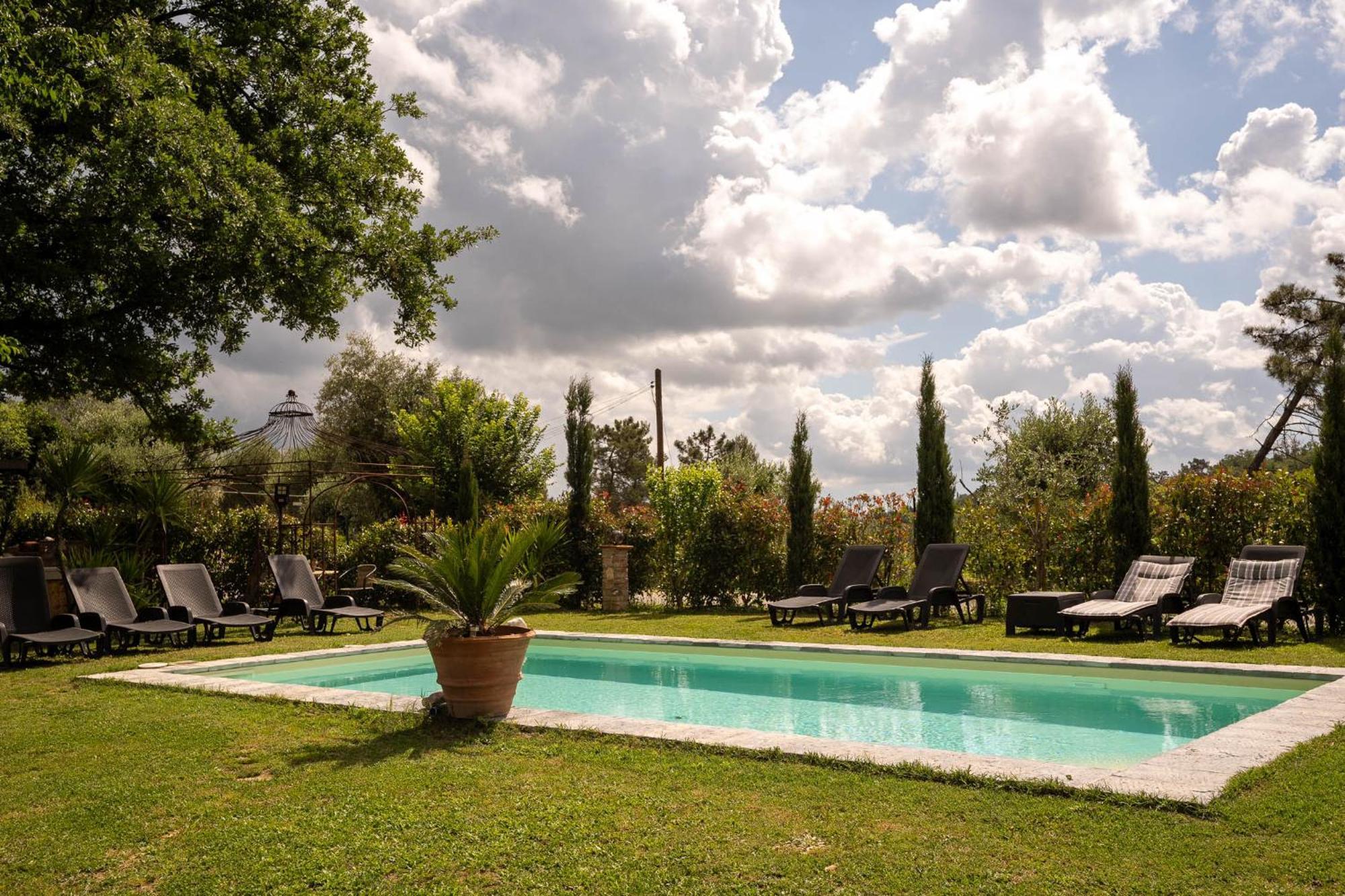 Apartamento Holiday House Cuordinatura Montopoli in Val dʼArno Exterior foto